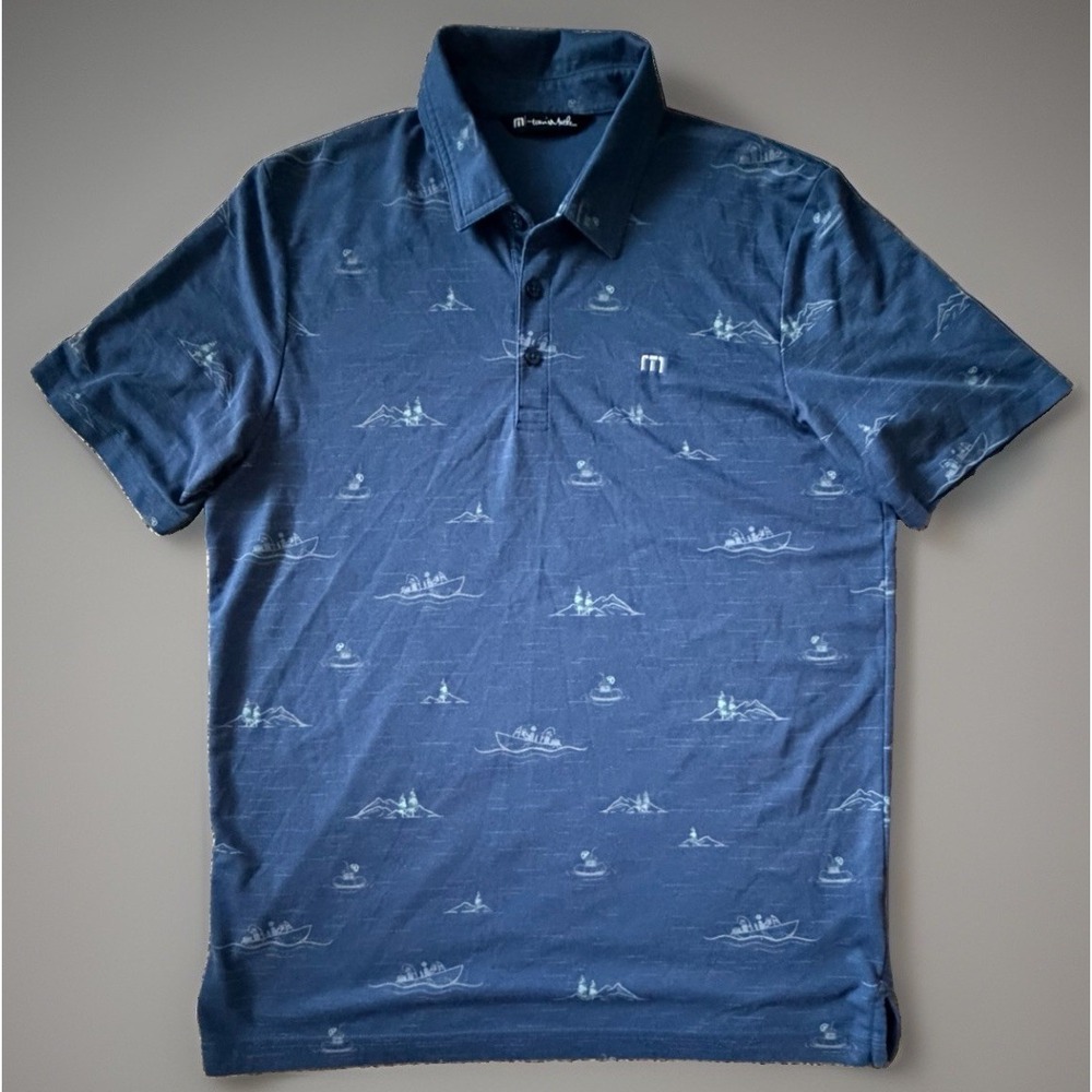 Travis Mathew Short Sleeve Polo Shirt Blue Boat Mountain Theme Logo Large JBHS - Picture 1 of 11